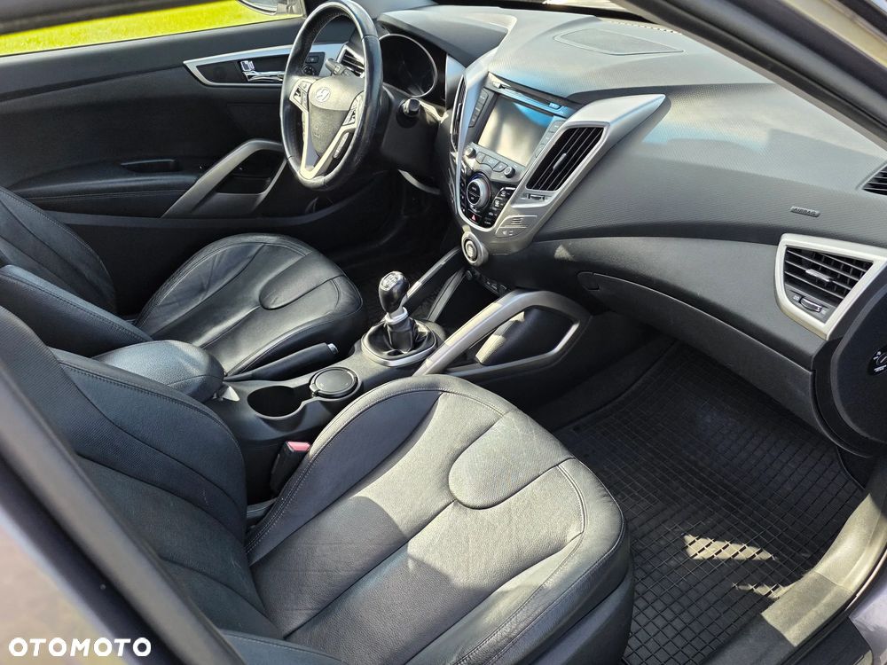 Hyundai Veloster 1.6 Premium - 22