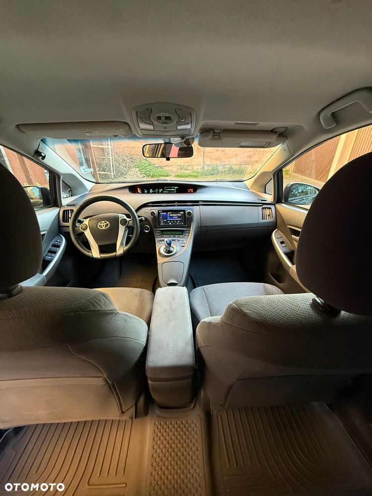 Toyota Prius - 13