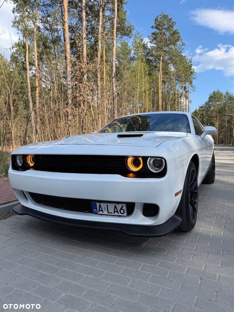 Dodge Challenger - 2