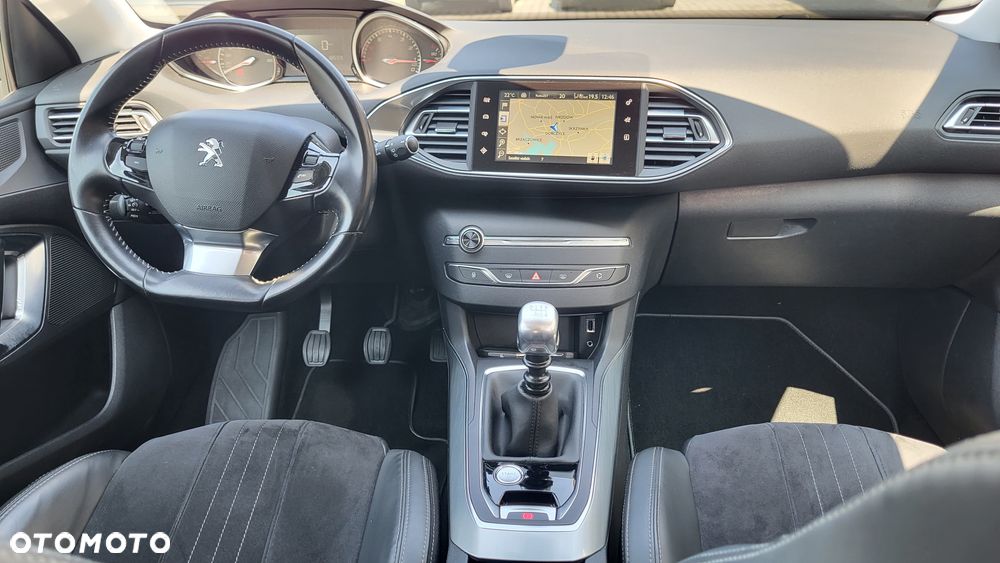 Peugeot 308 1.2 PureTech Allure S&S - 10