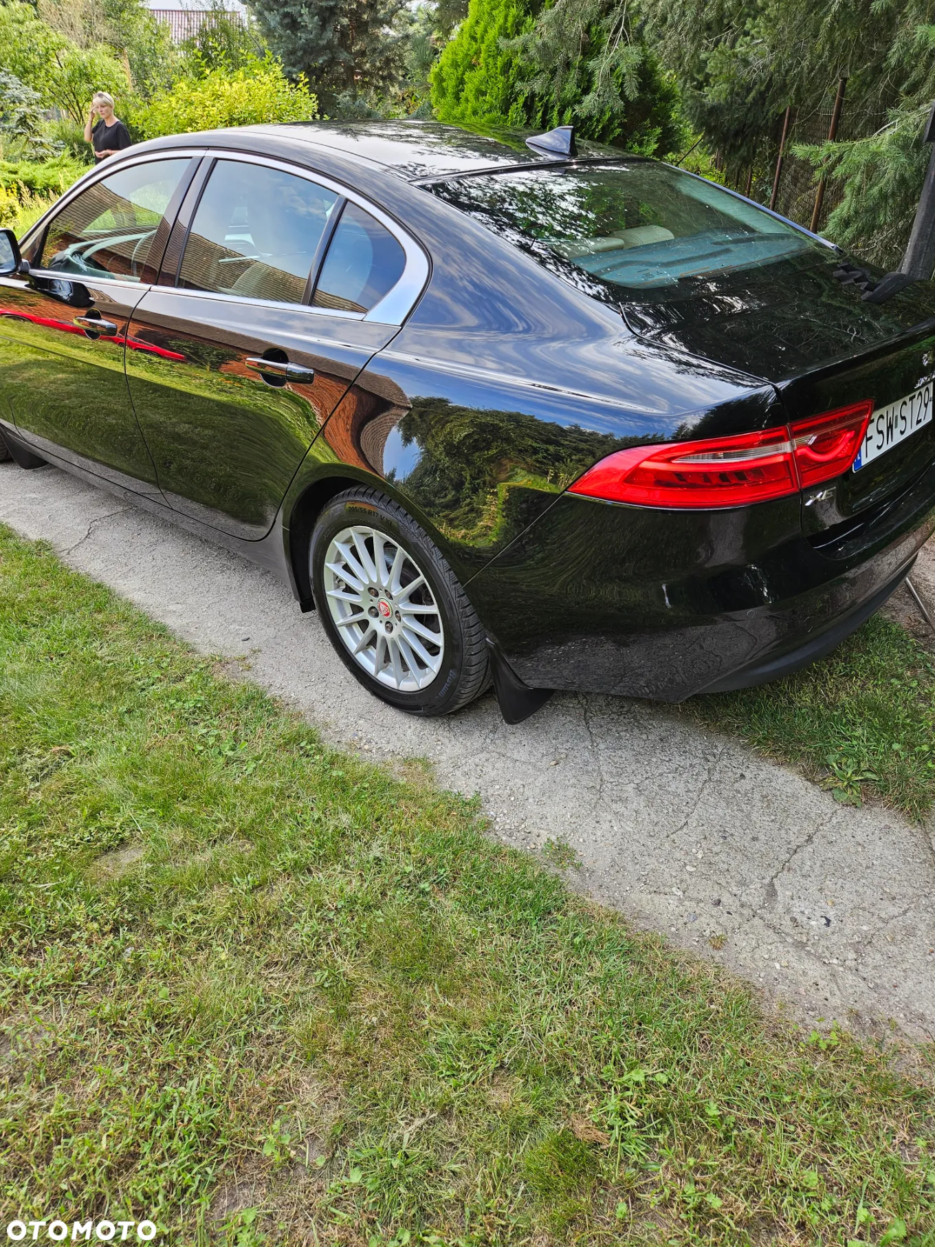 Jaguar XE 2.0 D Prestige - 4