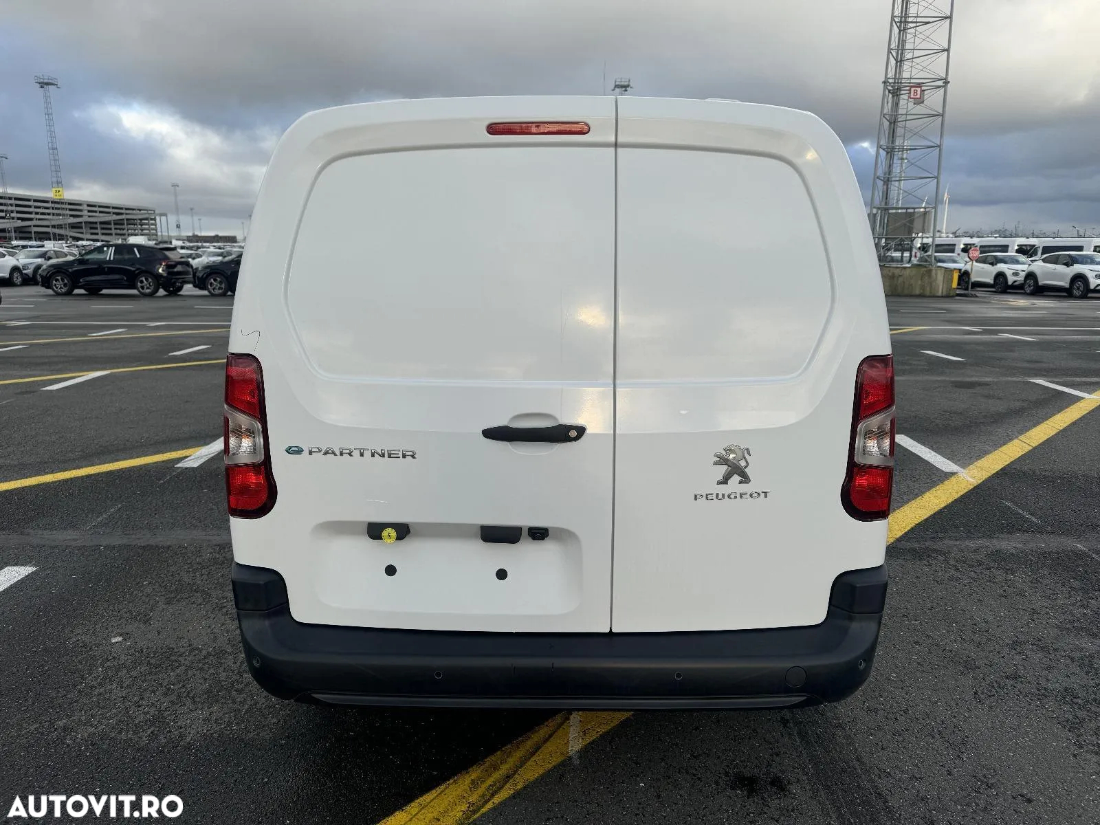 Peugeot E-PARTNER L2H1 Mid-High Grade 50kw/h AT - 4