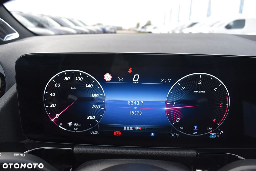 Mercedes-Benz GLA 200 d - 33