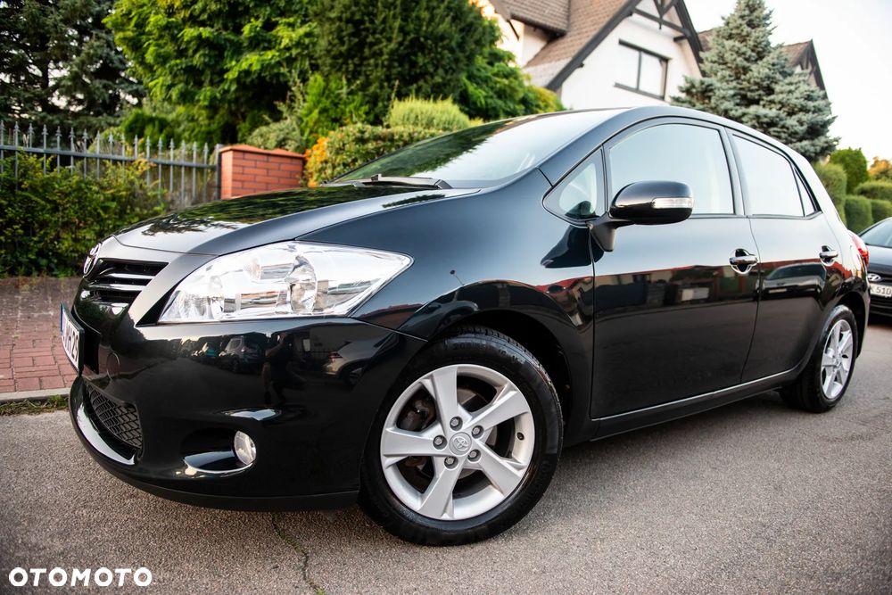 Toyota Auris 1.6 Executive - 1