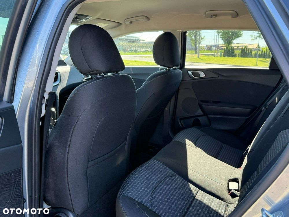 Kia Ceed 1.5 T-GDI Business Line - 12
