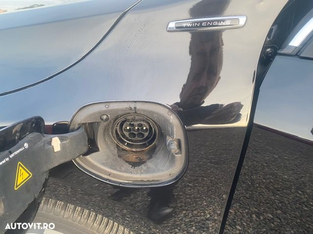 Volvo V60 D6 Plug-In-Hybrid AWD Geartronic Momentum - 23