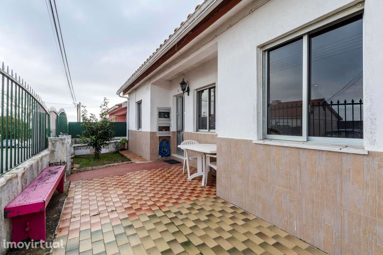 Moradia T3 c/ Espaço Exterior e Sótão Aproveitado em Pego Longo, Belas - Grande imagem: 3/49