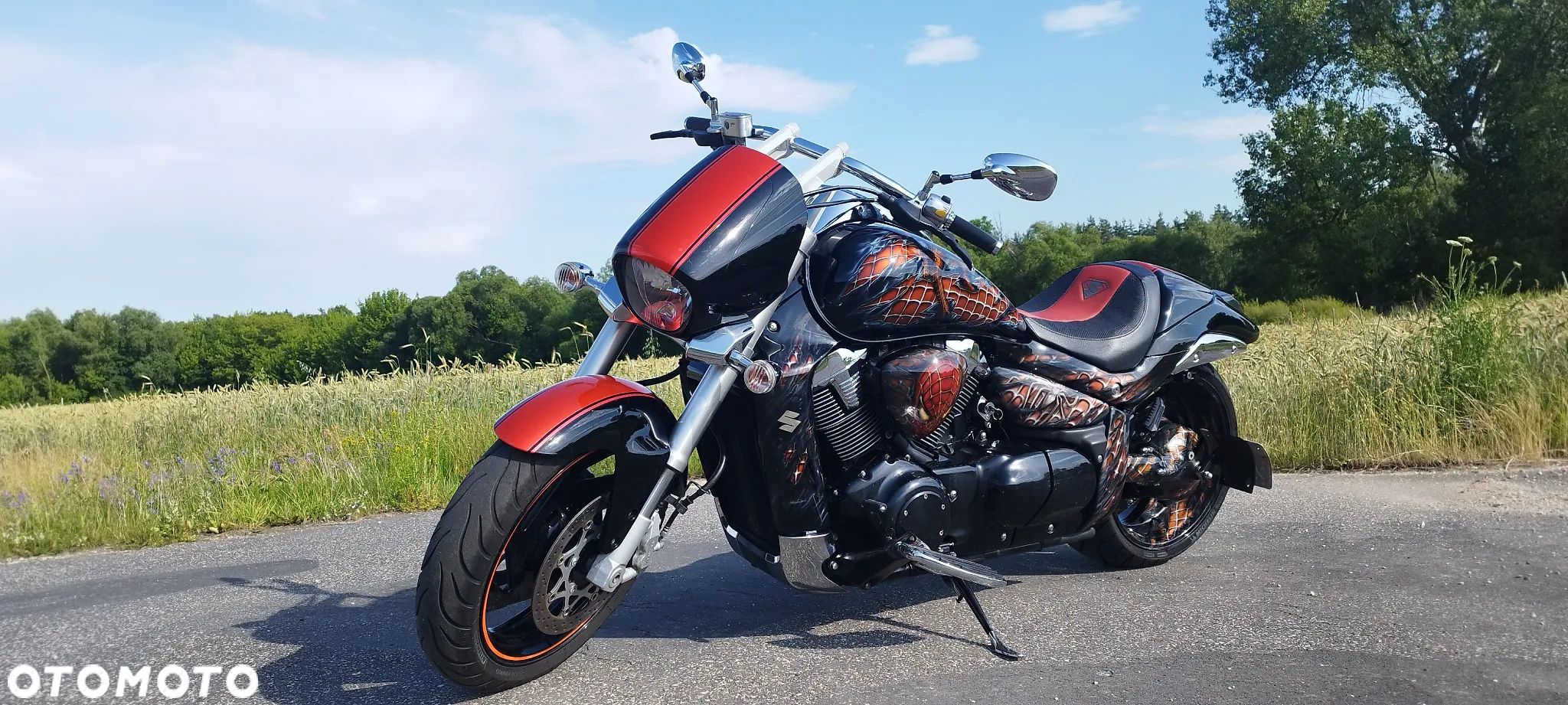 Suzuki Intruder - 1