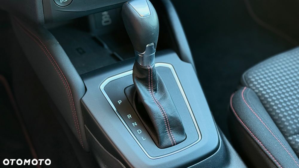 Ford Focus 1.0 EcoBoost mHEV ST-Line X - 16