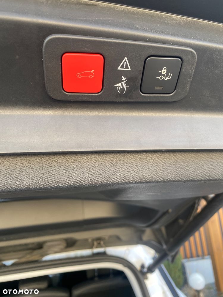 Peugeot 5008 PureTech 130 EAT6 Allure - 13