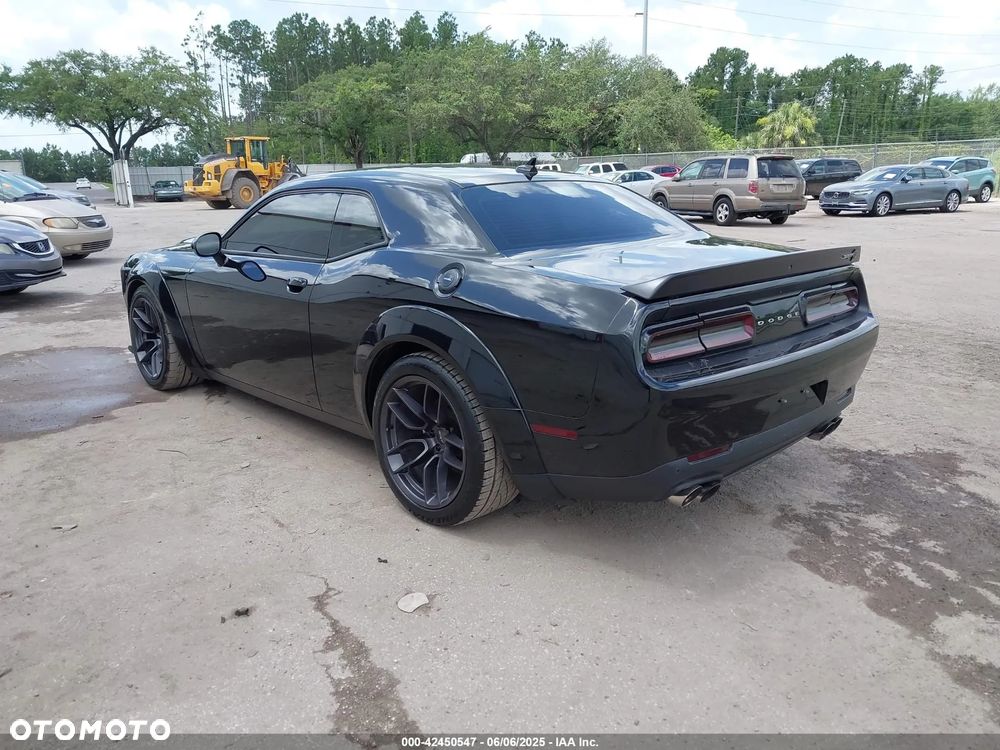 Dodge Challenger 6.4 Scat Pack - 3