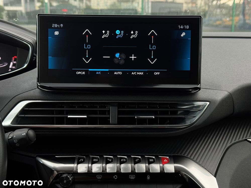 Peugeot 5008 PureTech 130 EAT8 Stop & Start Roadtrip - 34
