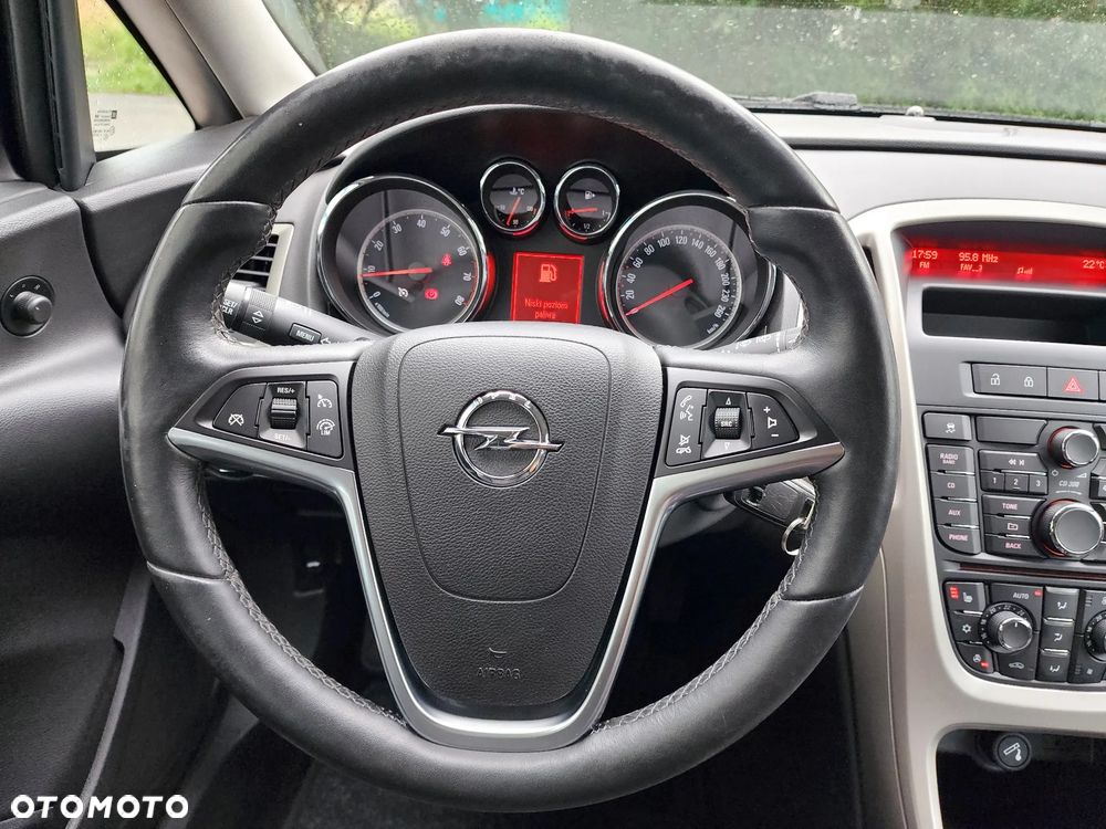 Opel Astra 1.4 Turbo 150 Jahre - 16