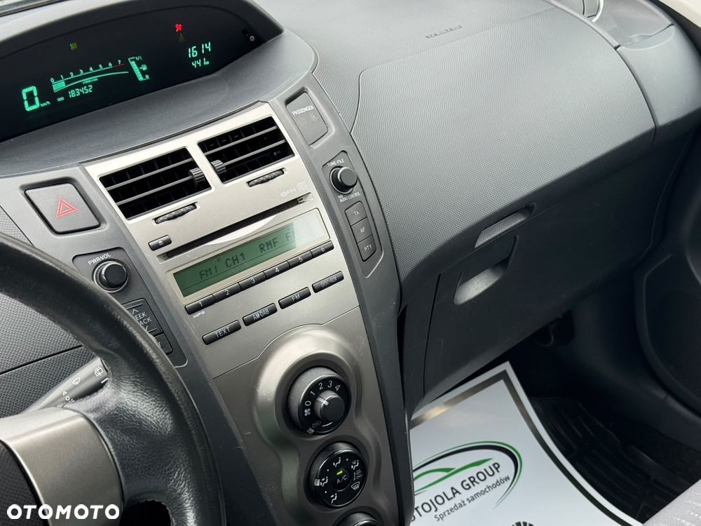 Toyota Yaris - 14