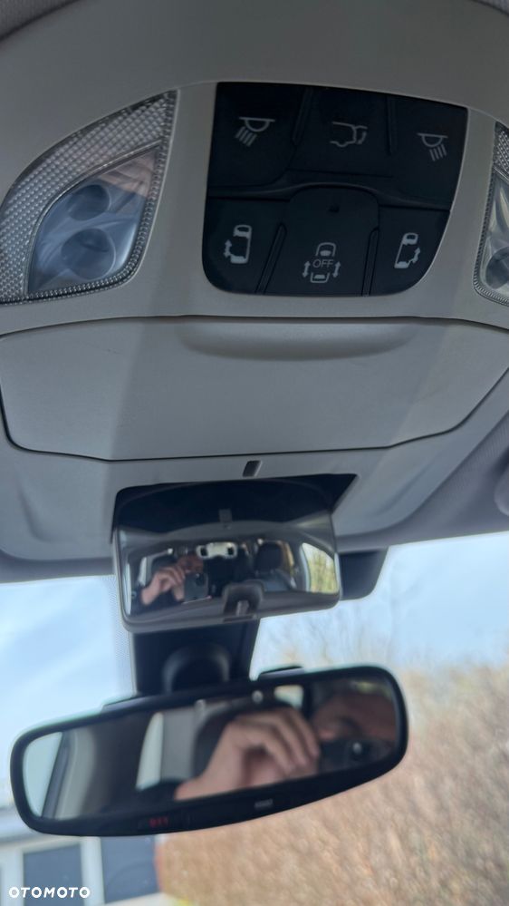 Chrysler Pacifica - 14