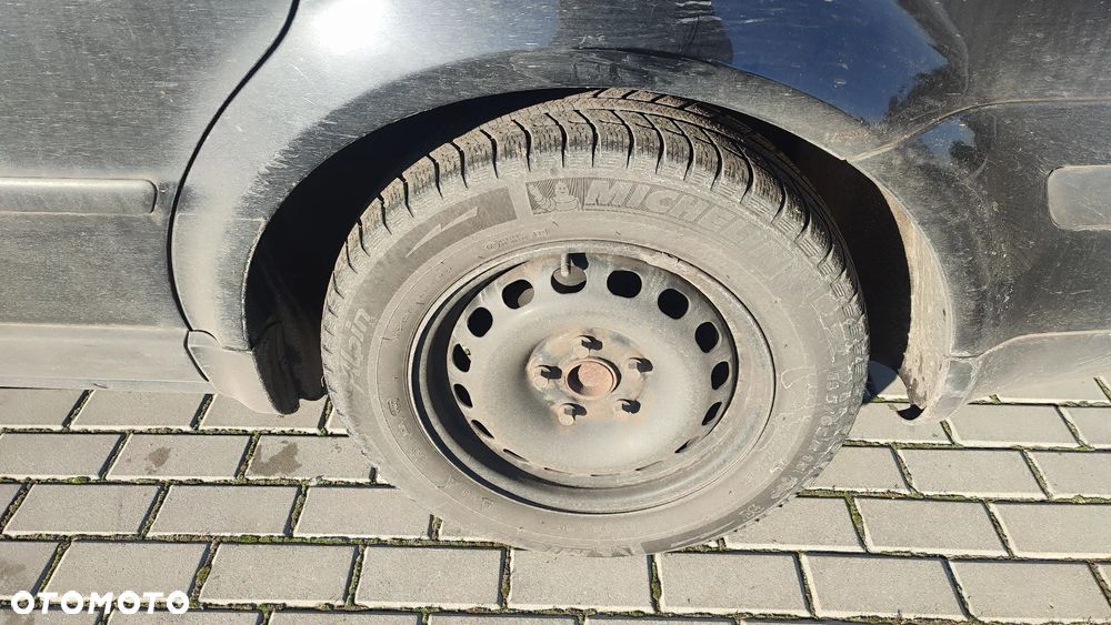 Volkswagen Passat 1.9 TDI Trendline - 9