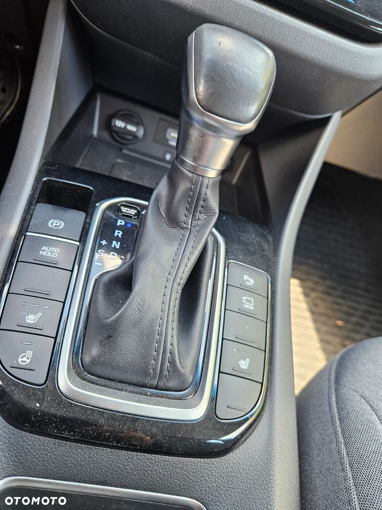 Hyundai IONIQ Hybrid Premium - 21