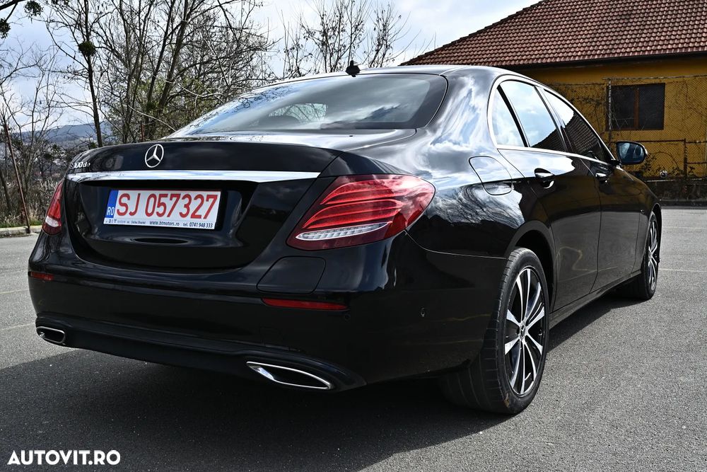 Mercedes-Benz E 300 de 9G-TRONIC - 4