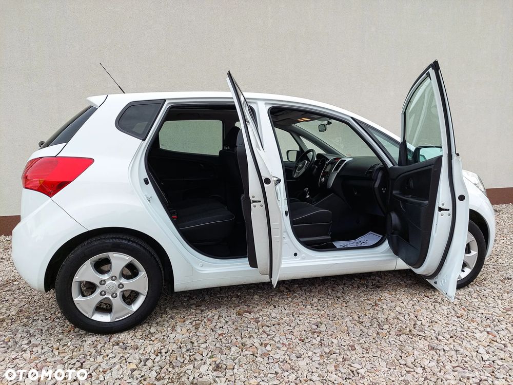 Kia Venga 1.6 CVVT Titanium Collection - 14