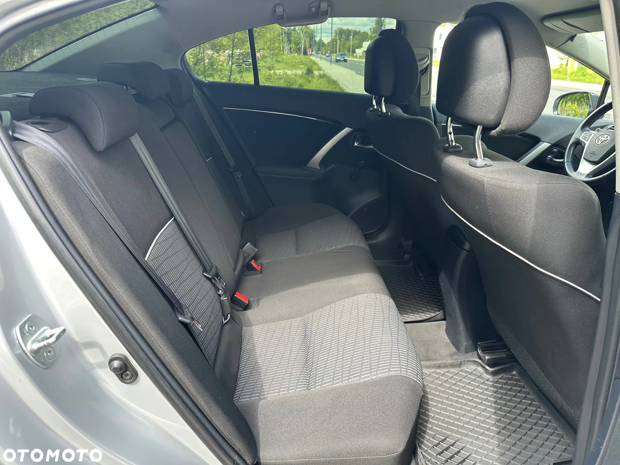 Toyota Avensis 2.0 D-4D Active - 13