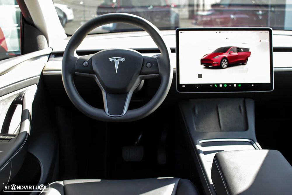 Tesla Model Y RWD - 10