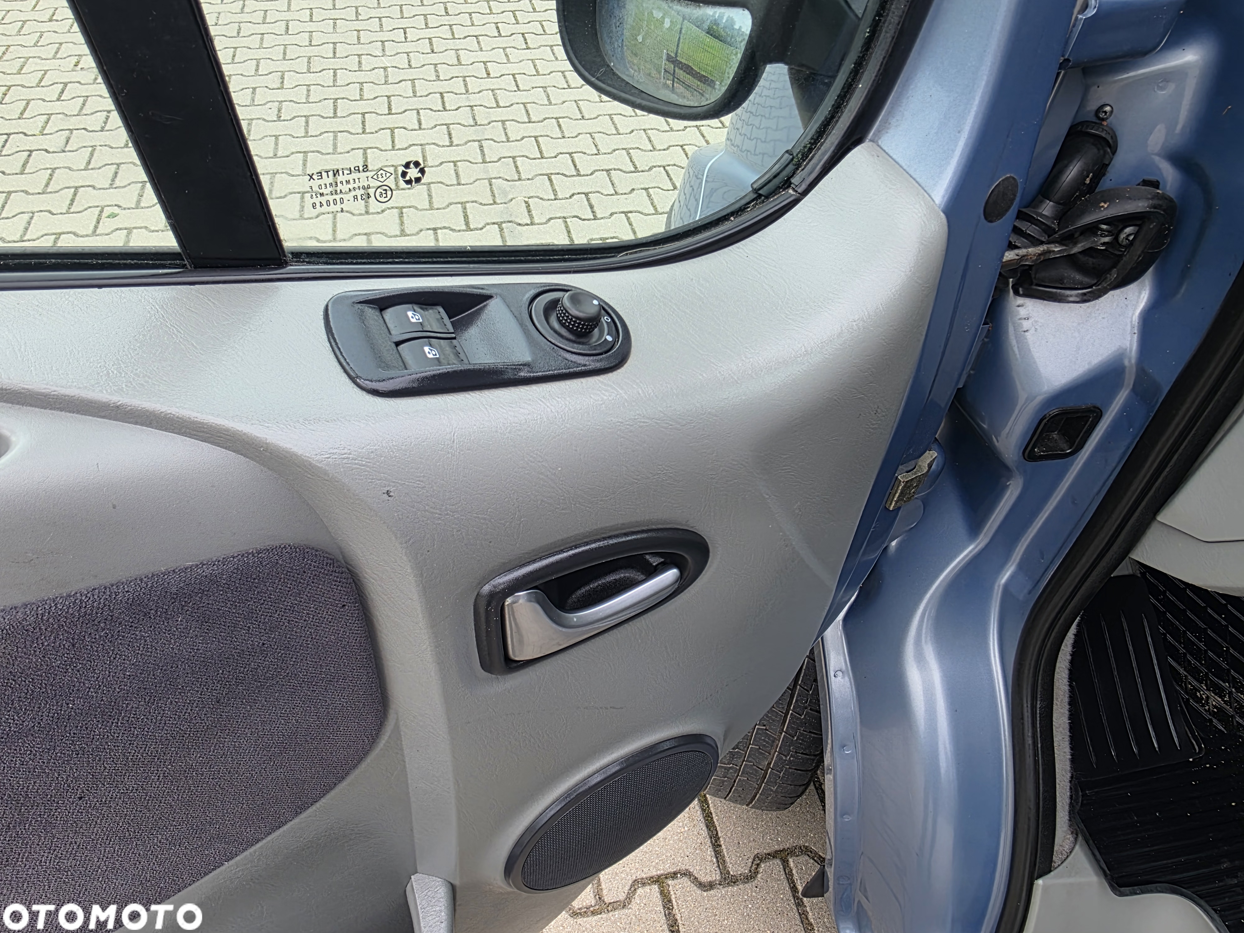 Renault Trafic 2.0 dCi 115 Combi L1H1 teilverglast - 20