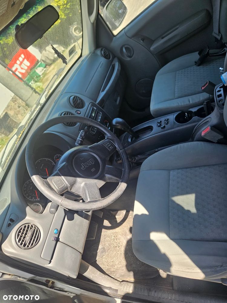 Jeep Liberty 2.8 CRD 4x4 - 9