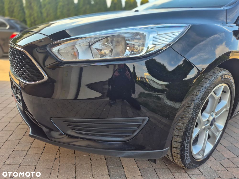 Ford Focus 1.6 Ambiente - 2