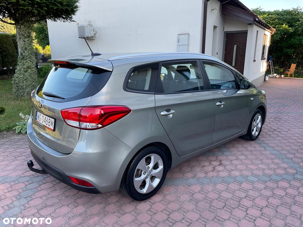 Kia Carens - 7