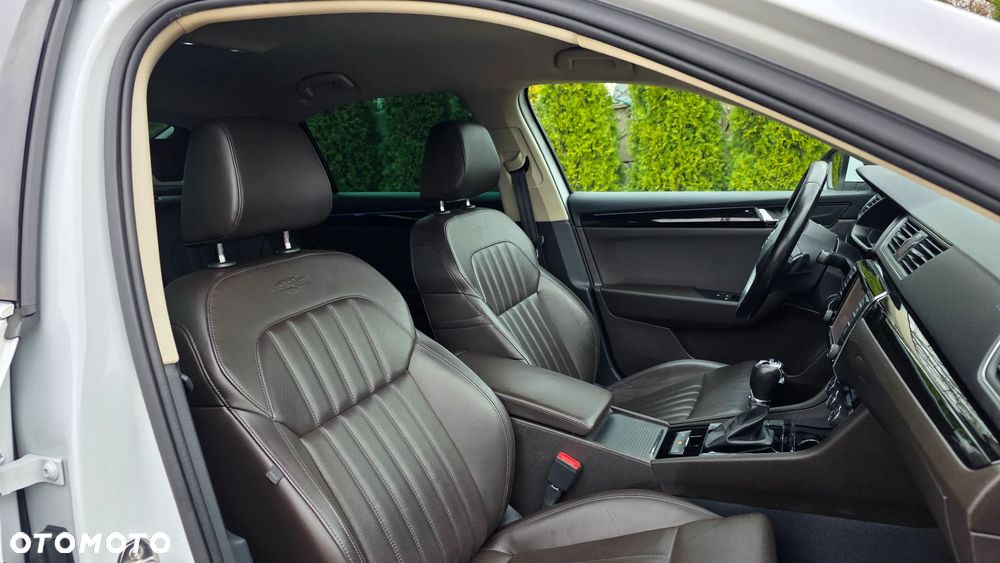 Skoda Superb 2.0 TDI L&K DSG - 37