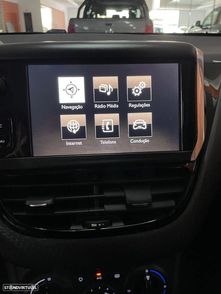 Peugeot 2008 PureTech 82 Allure - 4