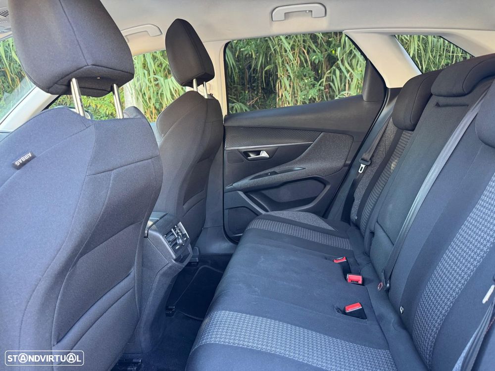 Peugeot 3008 1.5 BlueHDi Allure - 18