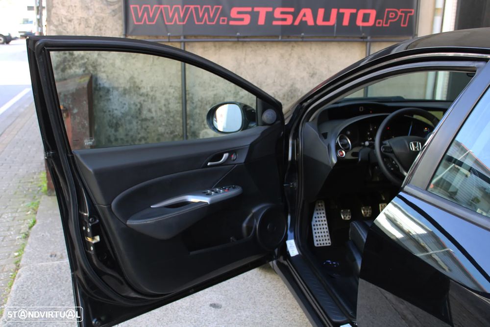 Honda Civic 1.8 Executive NAVI - 19