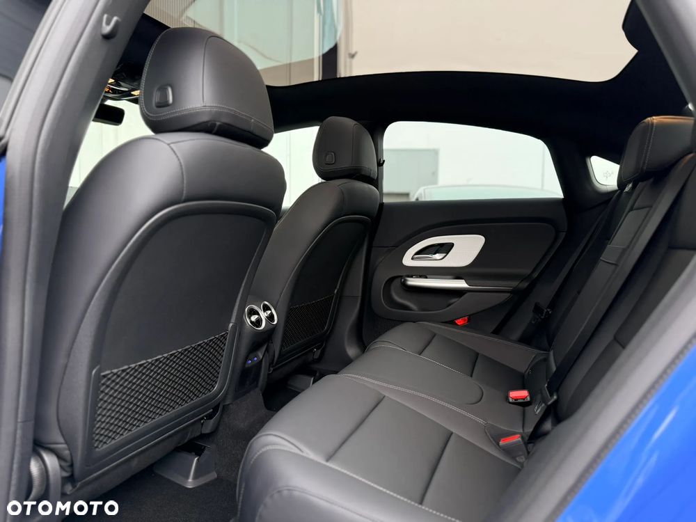 Mercedes-Benz CLA - 23