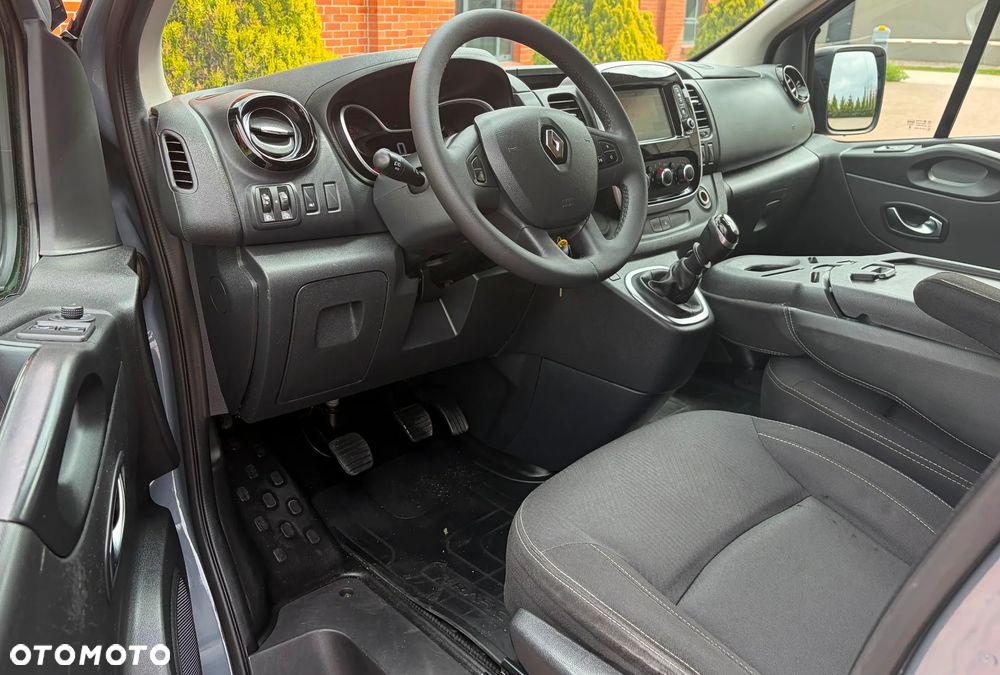 Renault TRAFIC - 2