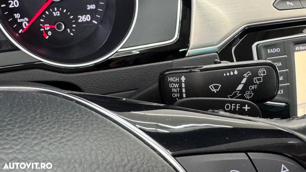 Volkswagen Passat 2.0 TDI DSG Highline - 25