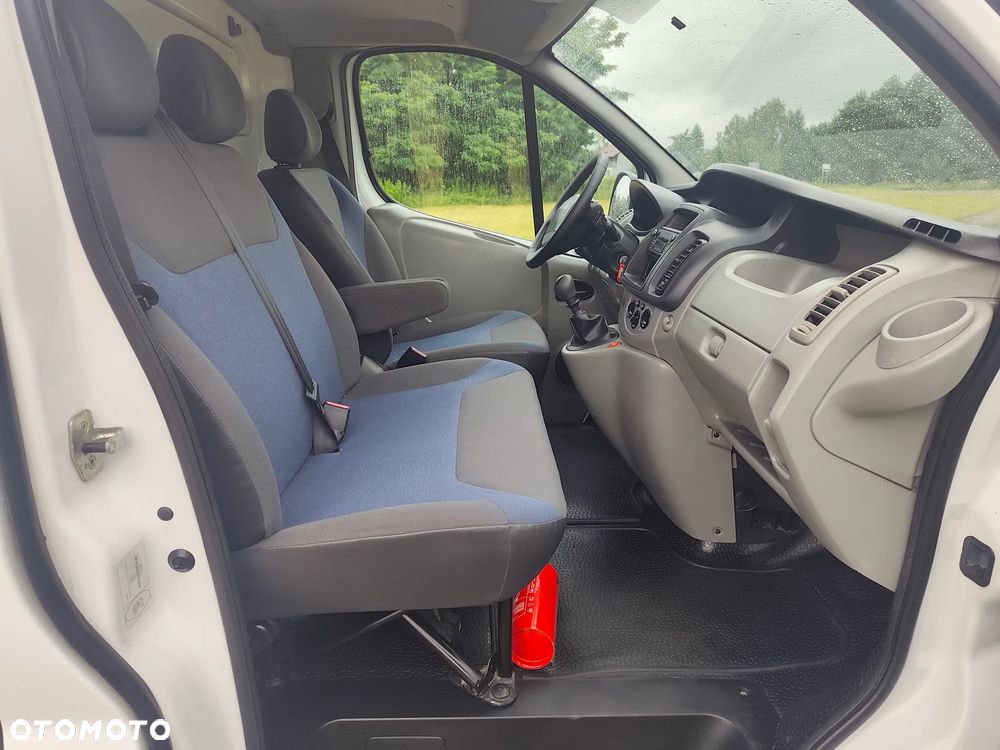 Renault Trafic - 23