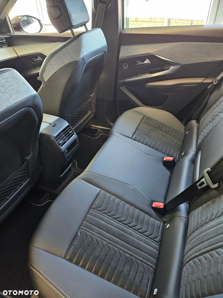 Peugeot 3008 1.2 PureTech mHEV GT E-DCS6 - 12