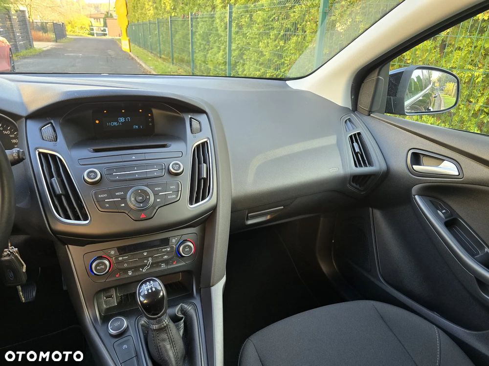 Ford Focus ver-1-0-ecoboost-trend-edition - 25