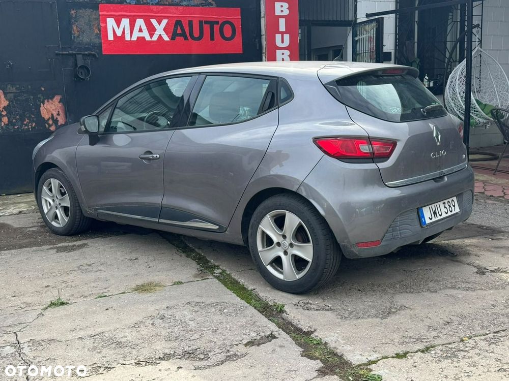 Renault Clio - 11