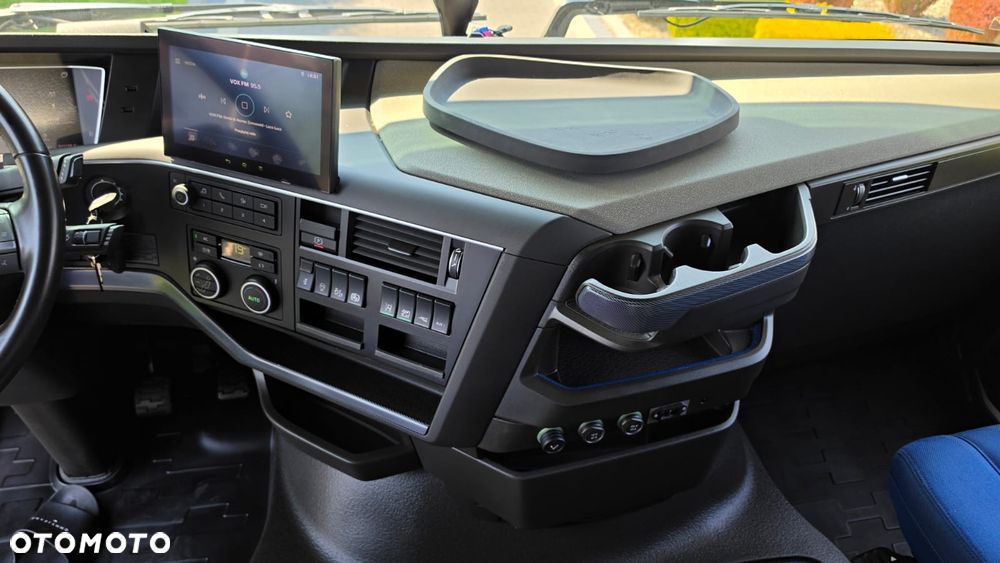 Volvo ///FH///500///2023///JEDYNE  311 TYŚ KM///1 TURBINA///KLIMATYZACJA POSTOJOWA///ZABUDOWY MIĘDZYOSIOWE/// VIRTUAL COCPIT///TABLET///KAMERA///STAN  BARDZO DOBRY - 33