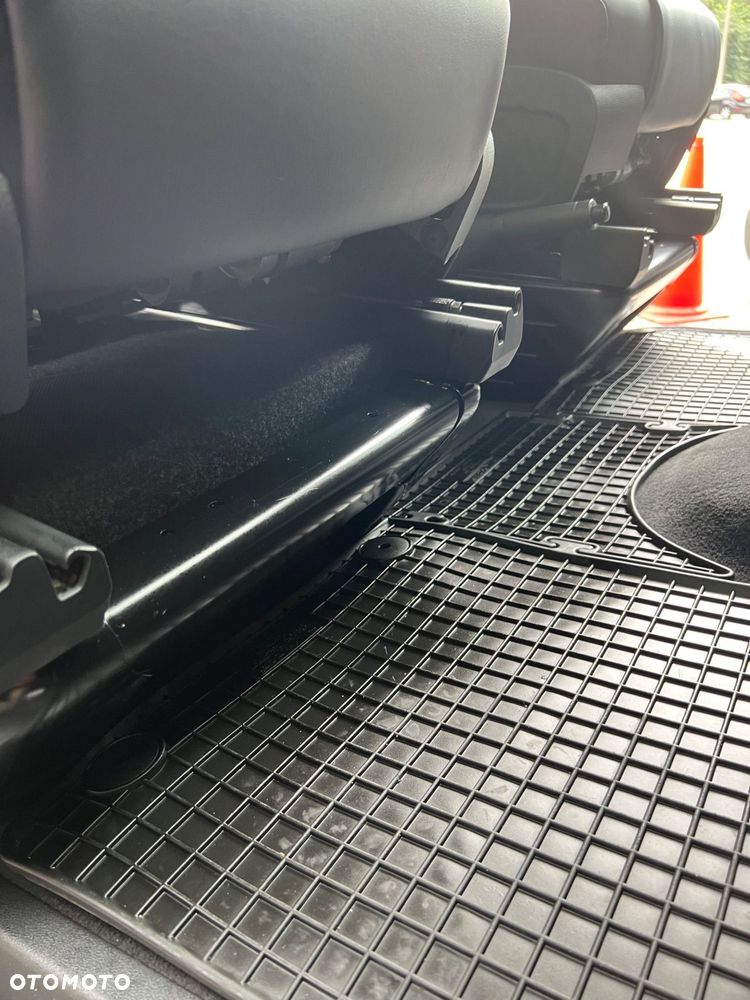 Volkswagen Multivan - 25