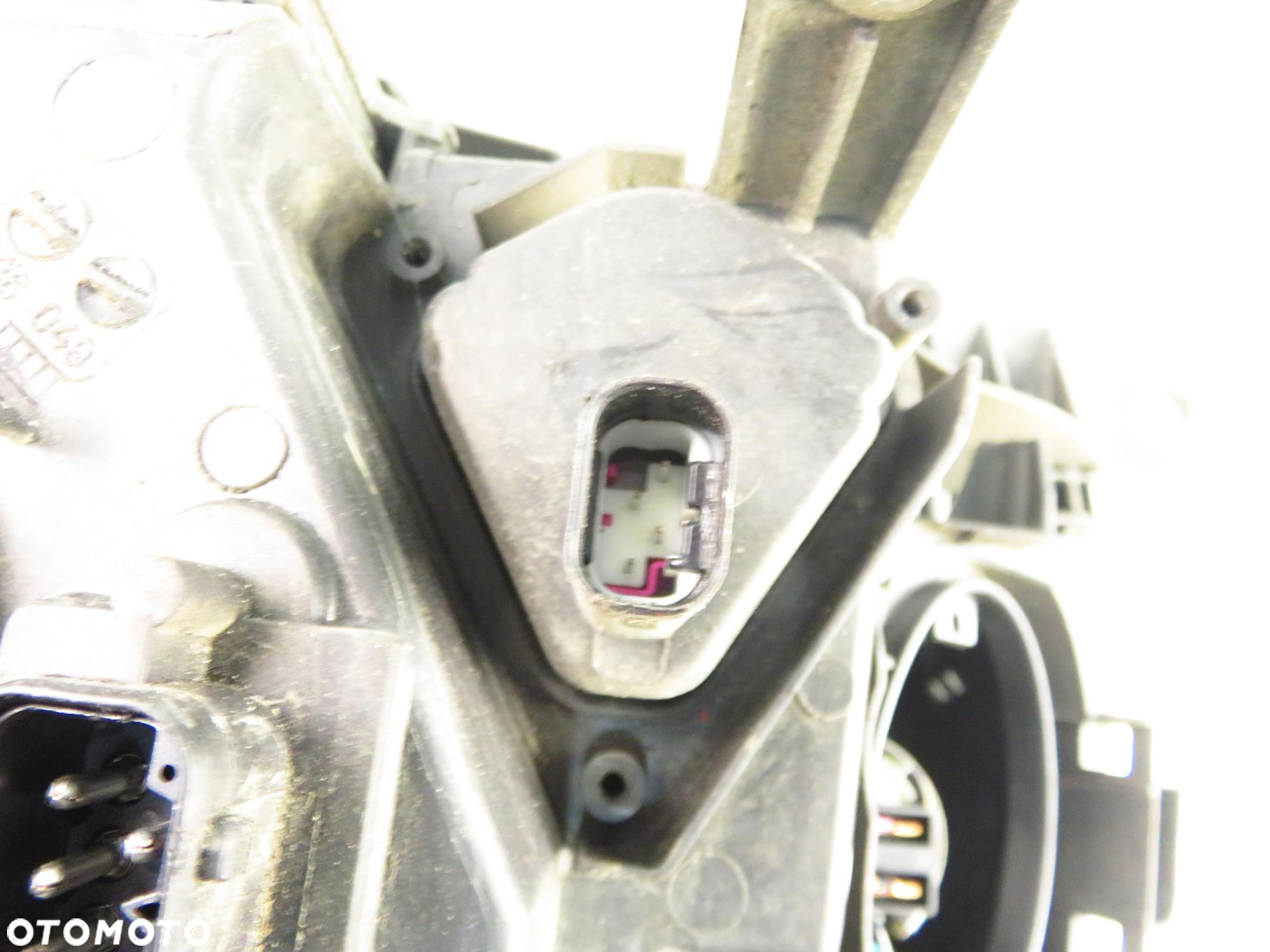LAMPA PRAWA PRZEDNIA BMW X3 (E83) BI-XENON 1307022385 - 2