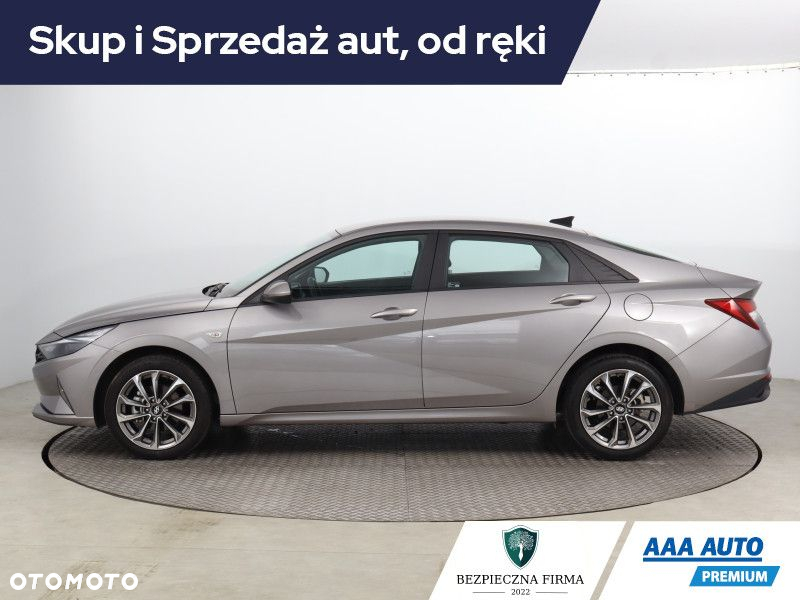 Hyundai Elantra - 3