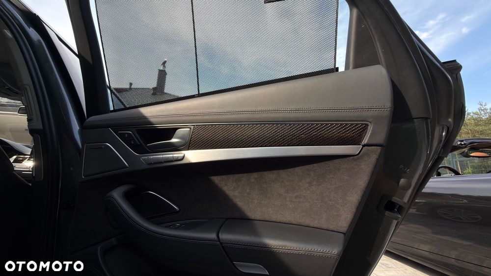 Audi S8 - 36
