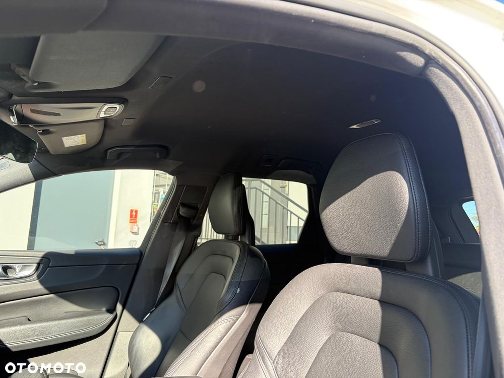 Volvo XC 60 T5 AWD R-Design - 20