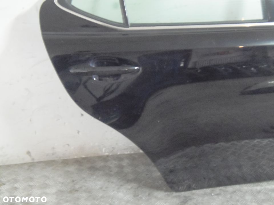 DRZWI PRAWE TYŁ LEXUS IS II 220 SEDAN K.L 212 - 3