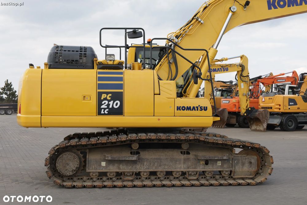 Komatsu PC210LC-11 - 11