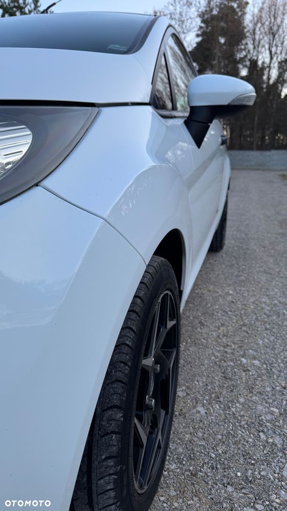 Ford FIESTA - 12