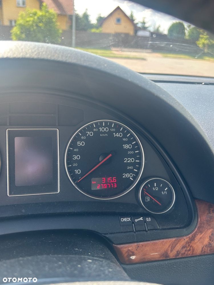 Audi A4 Limousine - 11